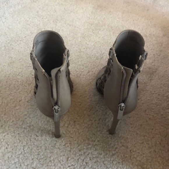 BCBGeneration Nude Heels - Picture 7 of 8